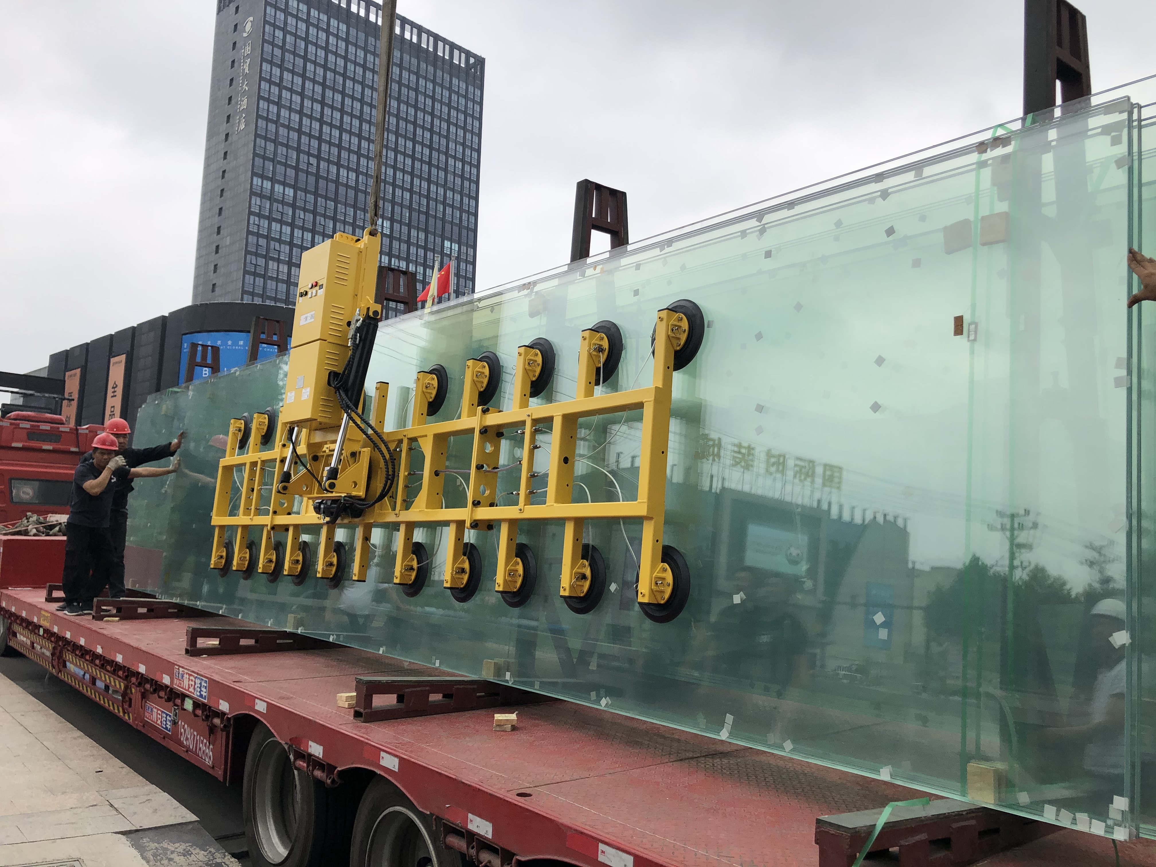 Hydraulic Glass Manipulator | Vacuum Lifter for Large Glass Panels